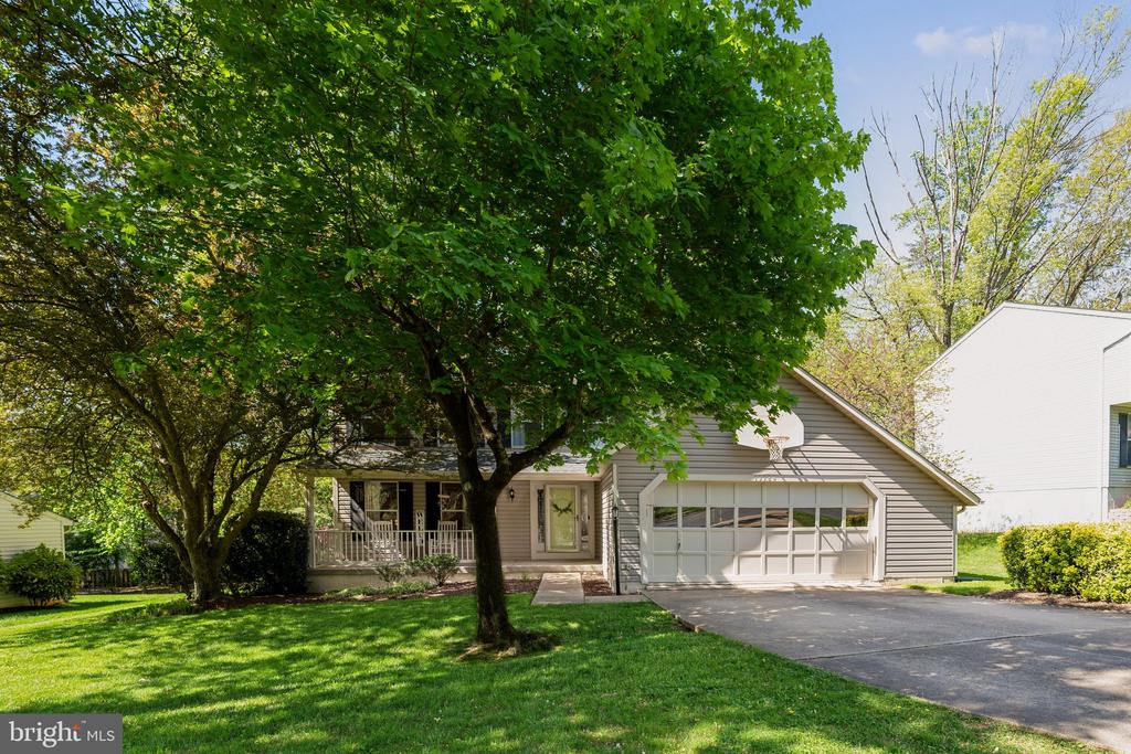 15184 HOLLEYSIDE DRIVE