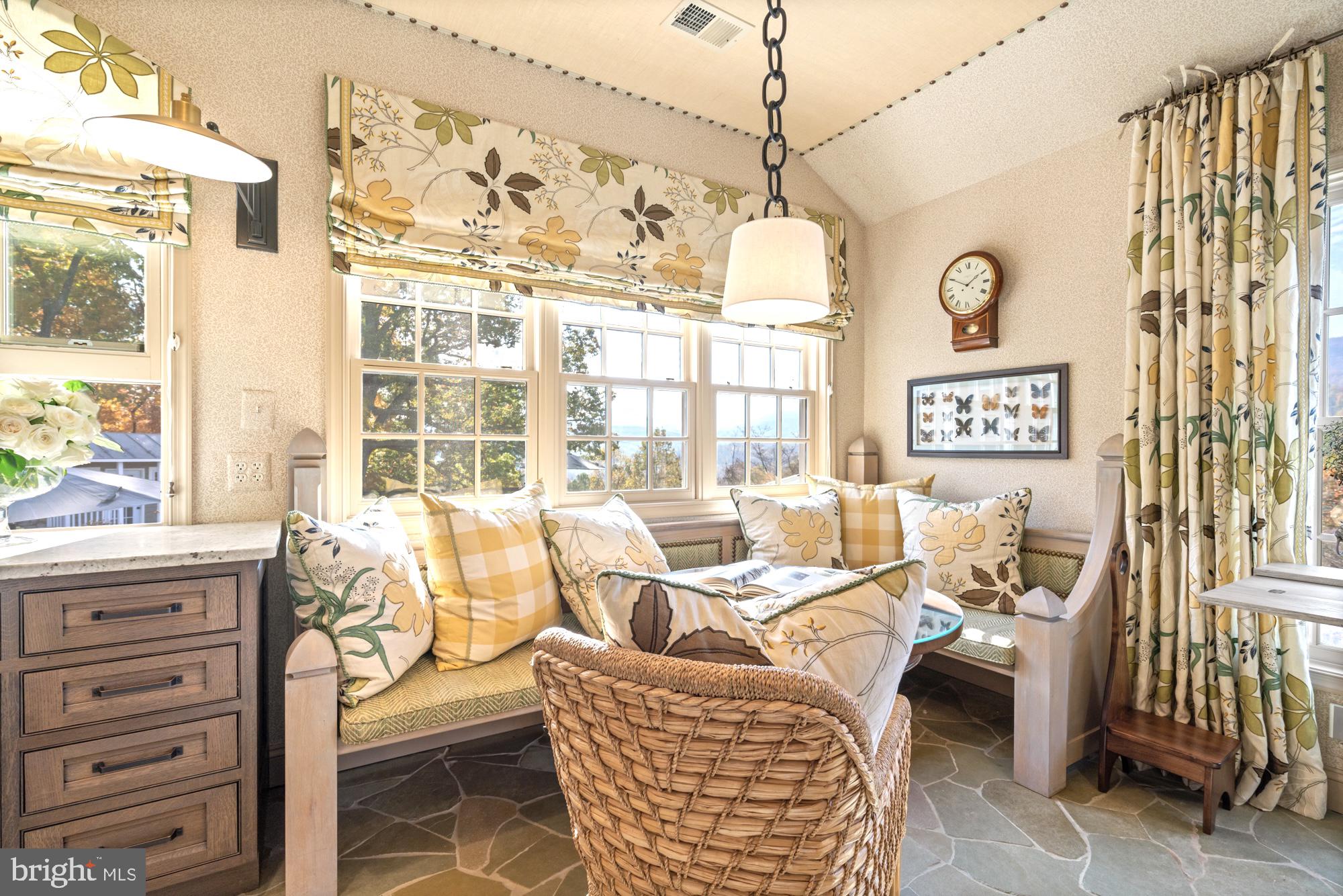 1126 F T VALLEY ROAD