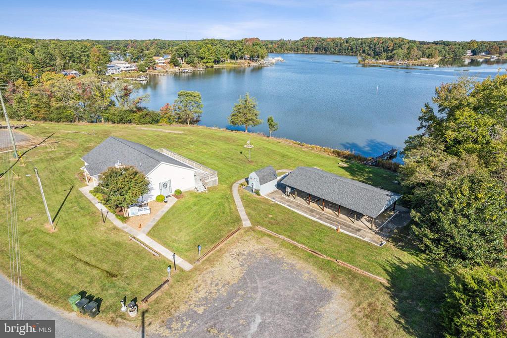 000 LAKEVIEW DR