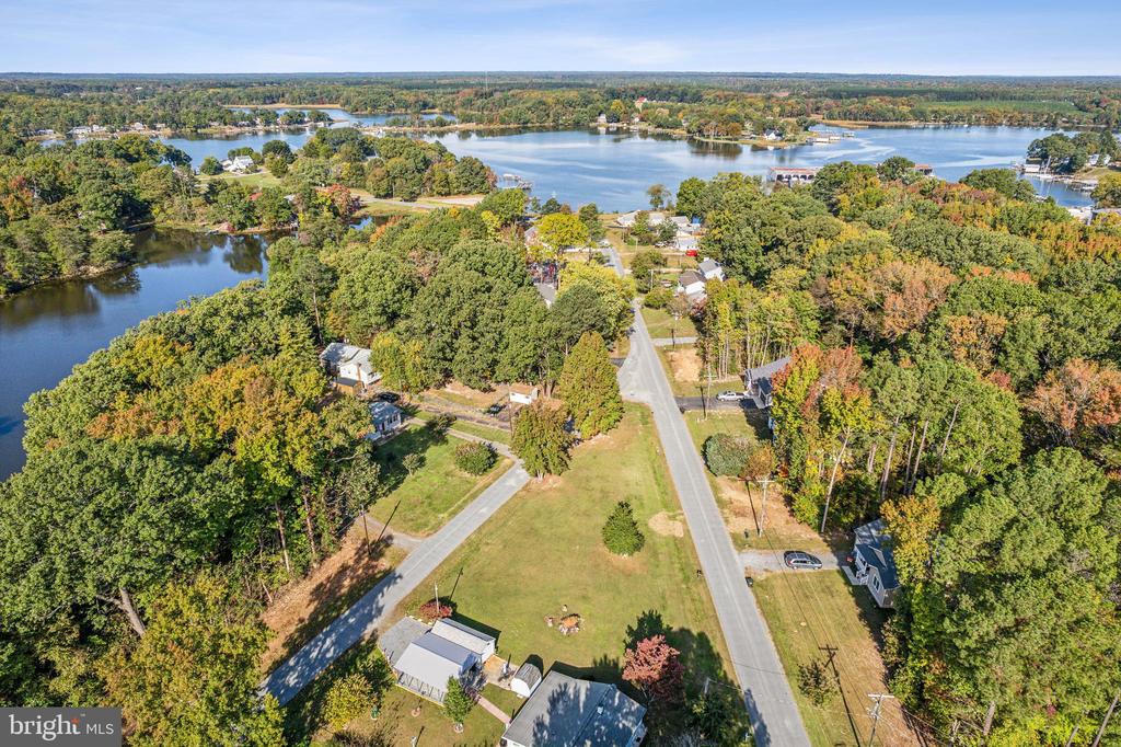 000 LAKEVIEW DR