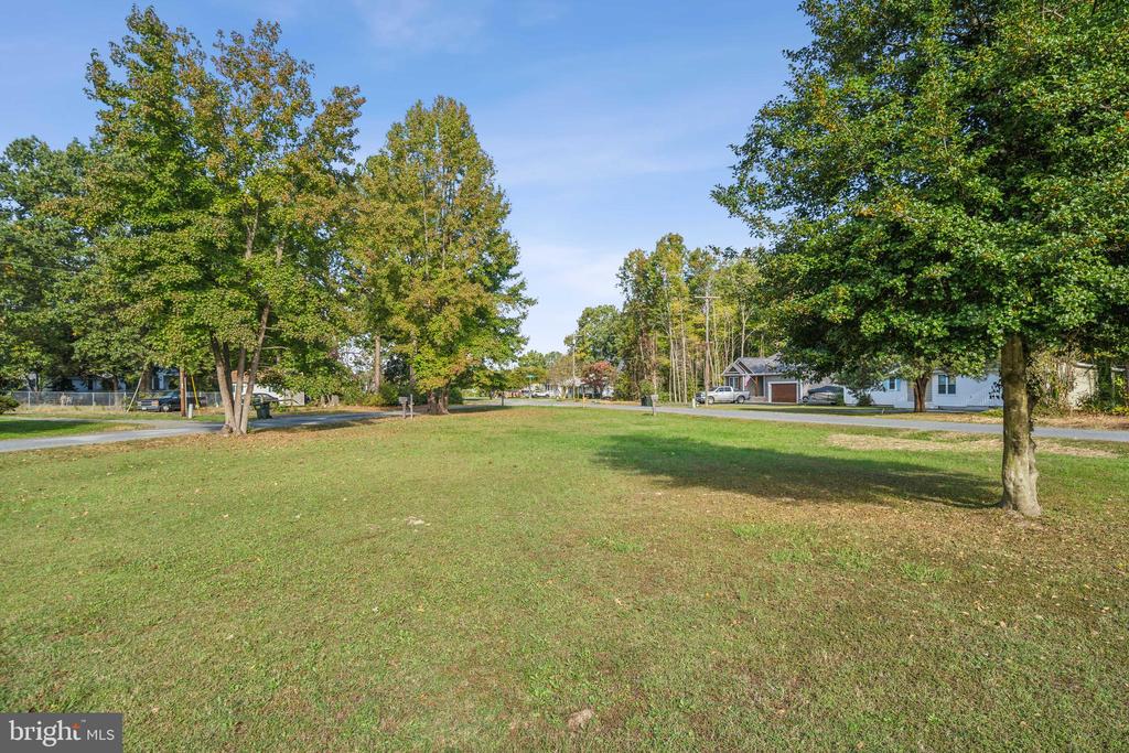 000 LAKEVIEW DR