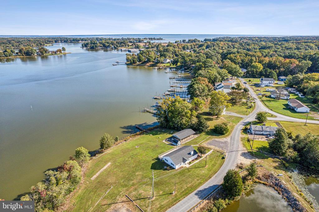 000 LAKEVIEW DR