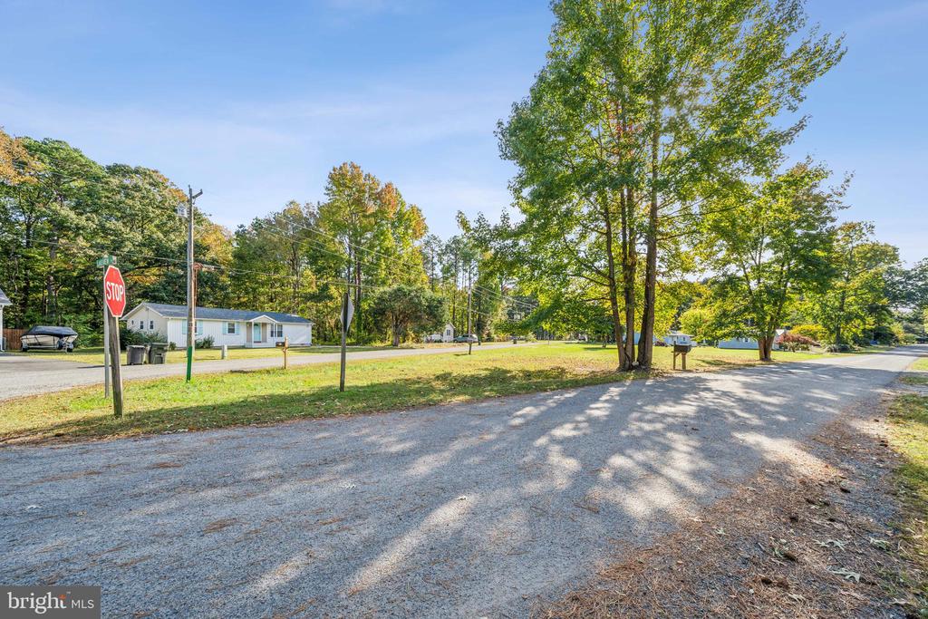 000 LAKEVIEW DR