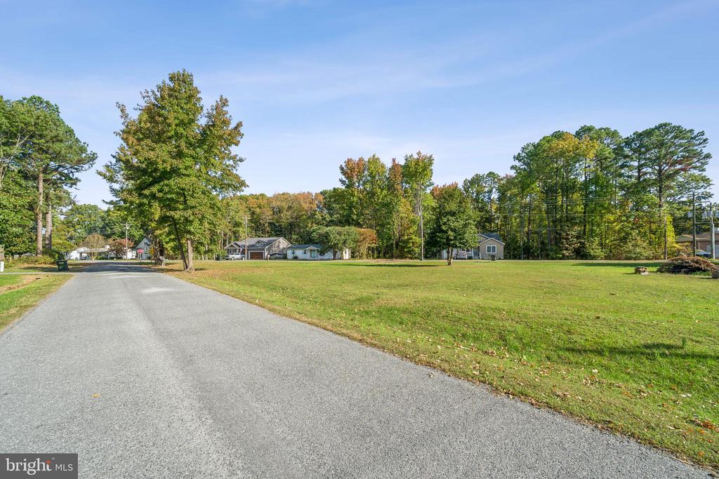000 LAKEVIEW DR