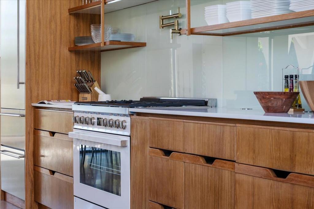 524 E E Miraleste Court Court