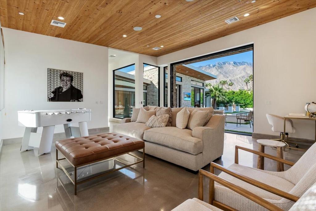 524 E E Miraleste Court Court