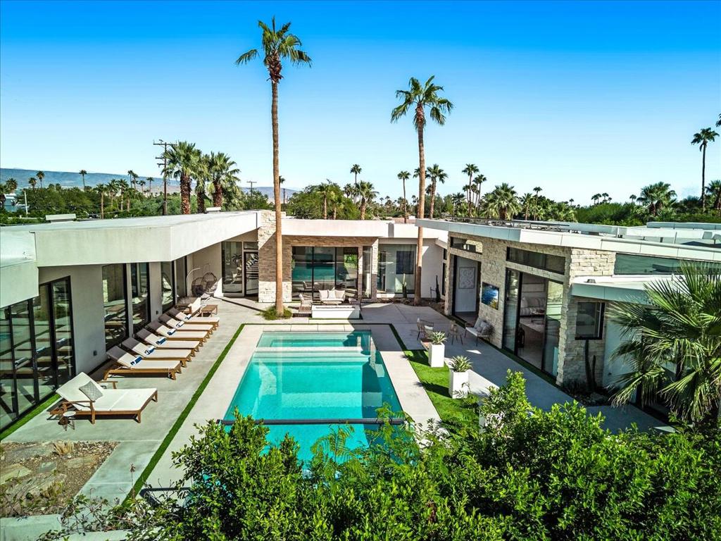 524 E E Miraleste Court Court