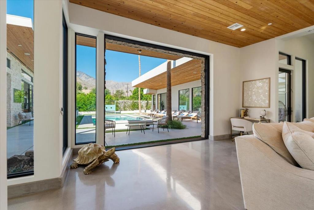 524 E E Miraleste Court Court