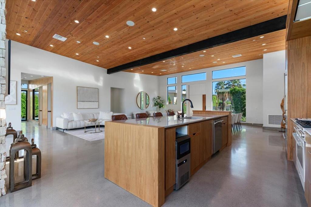 524 E E Miraleste Court Court