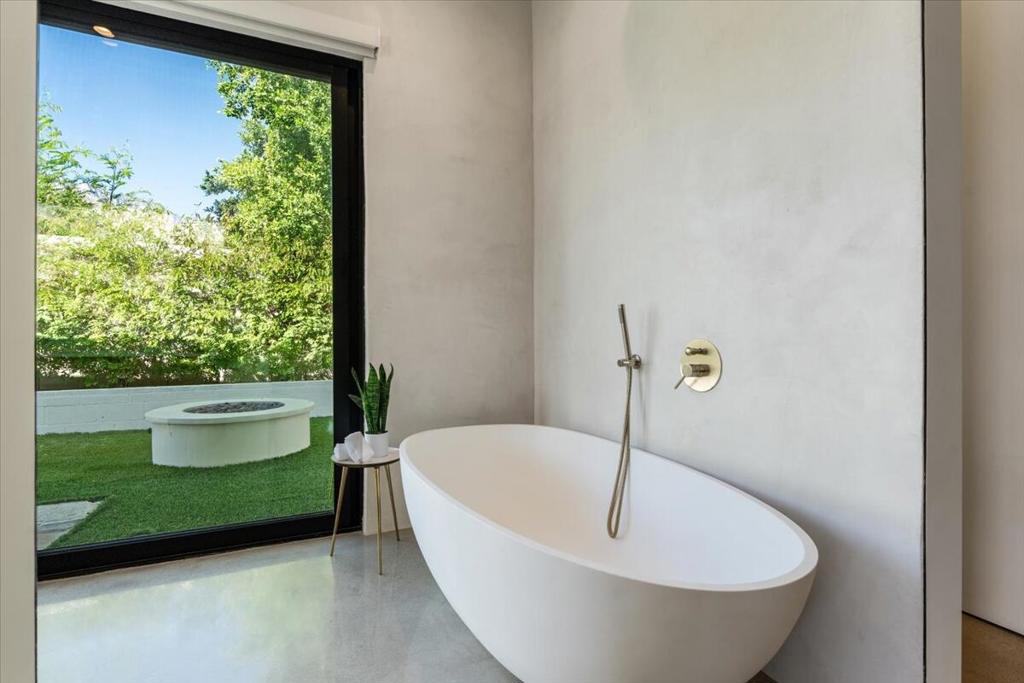 524 E E Miraleste Court Court