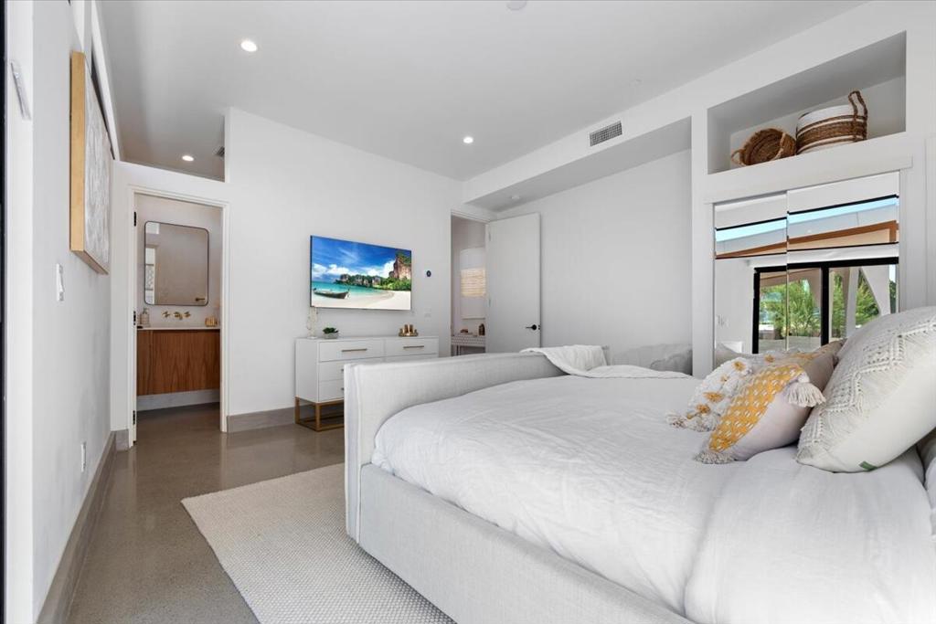 524 E E Miraleste Court Court