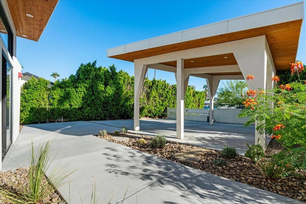 524 E E Miraleste Court Court