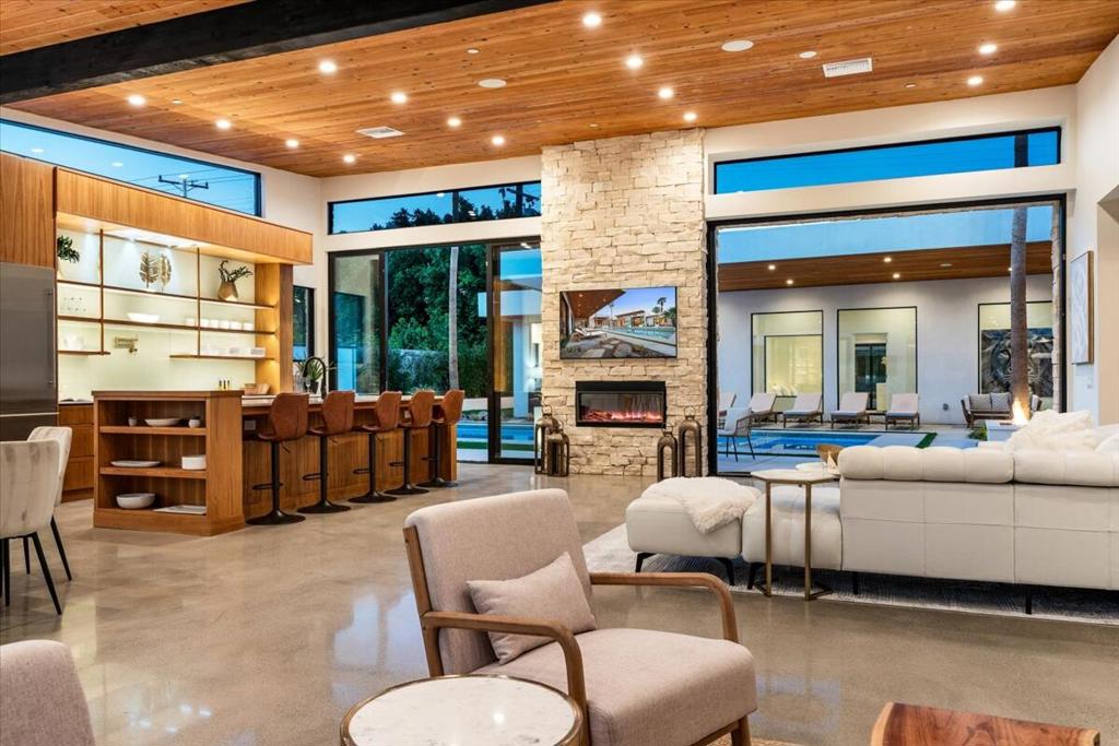 524 E E Miraleste Court Court