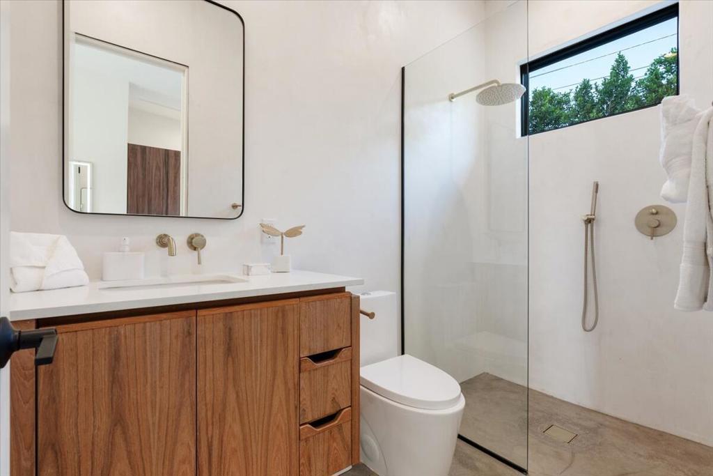 524 E E Miraleste Court Court