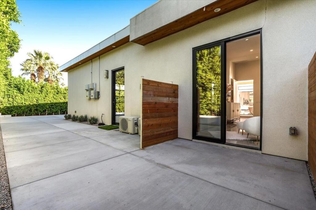 524 E E Miraleste Court Court