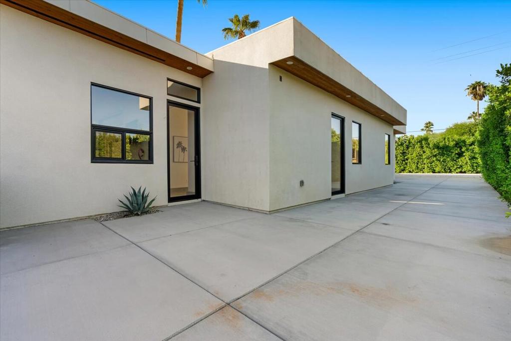 524 E E Miraleste Court Court
