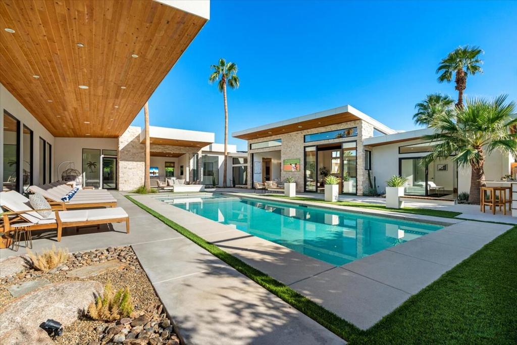 524 E E Miraleste Court Court