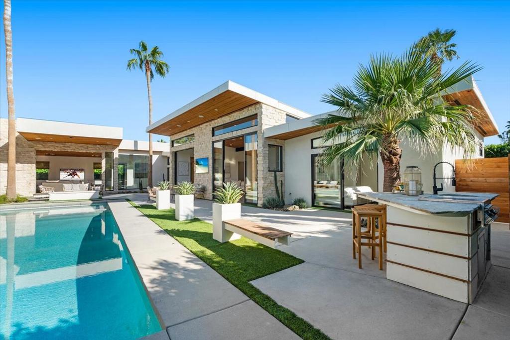 524 E E Miraleste Court Court