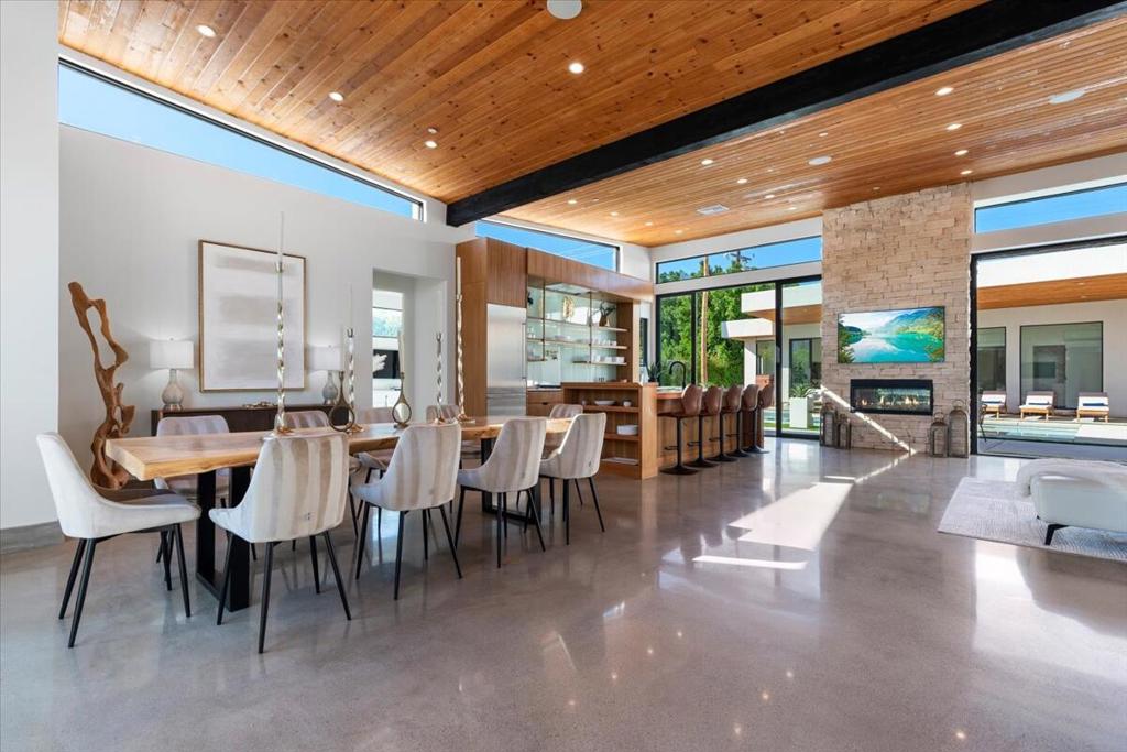 524 E E Miraleste Court Court