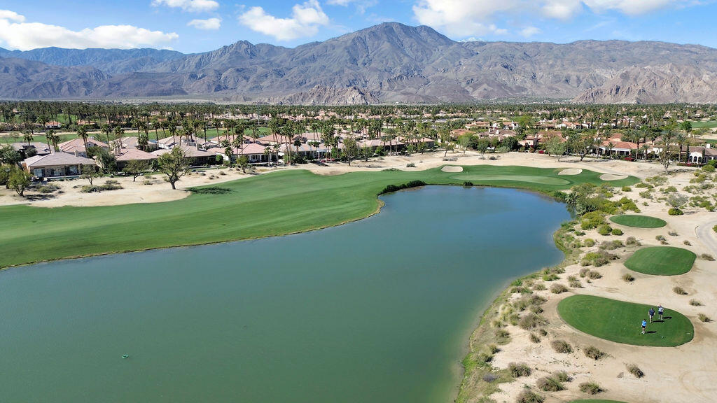 55695 Royal St. George