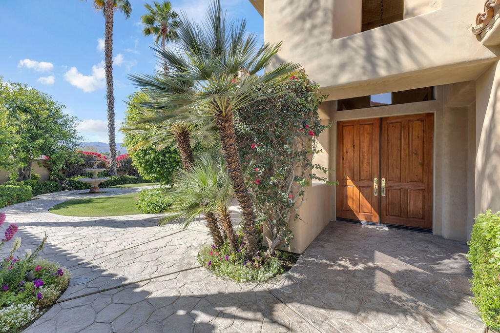 55695 Royal St. George