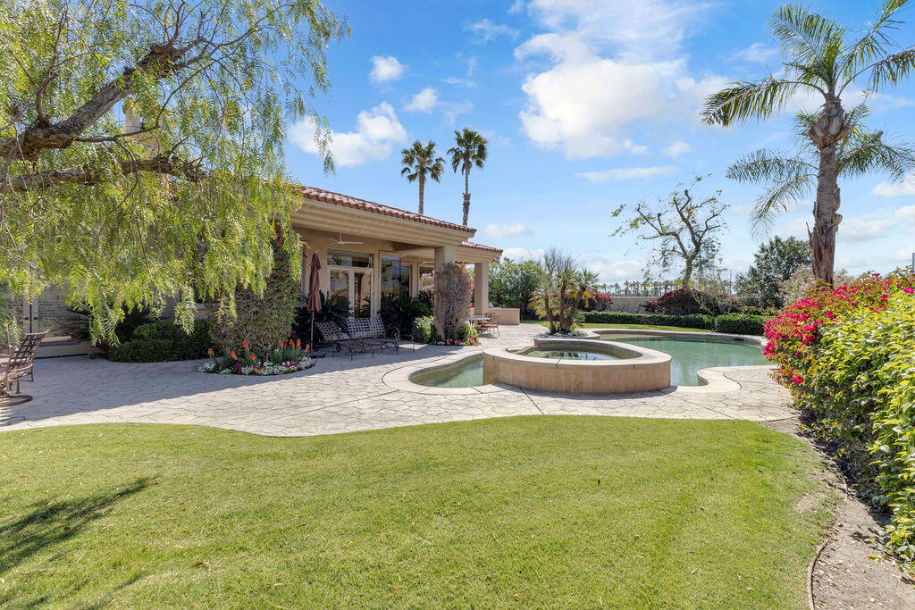 55695 Royal St. George