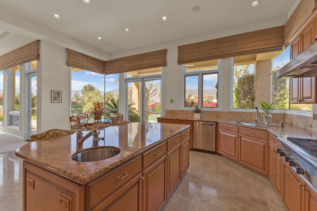 55695 Royal St. George