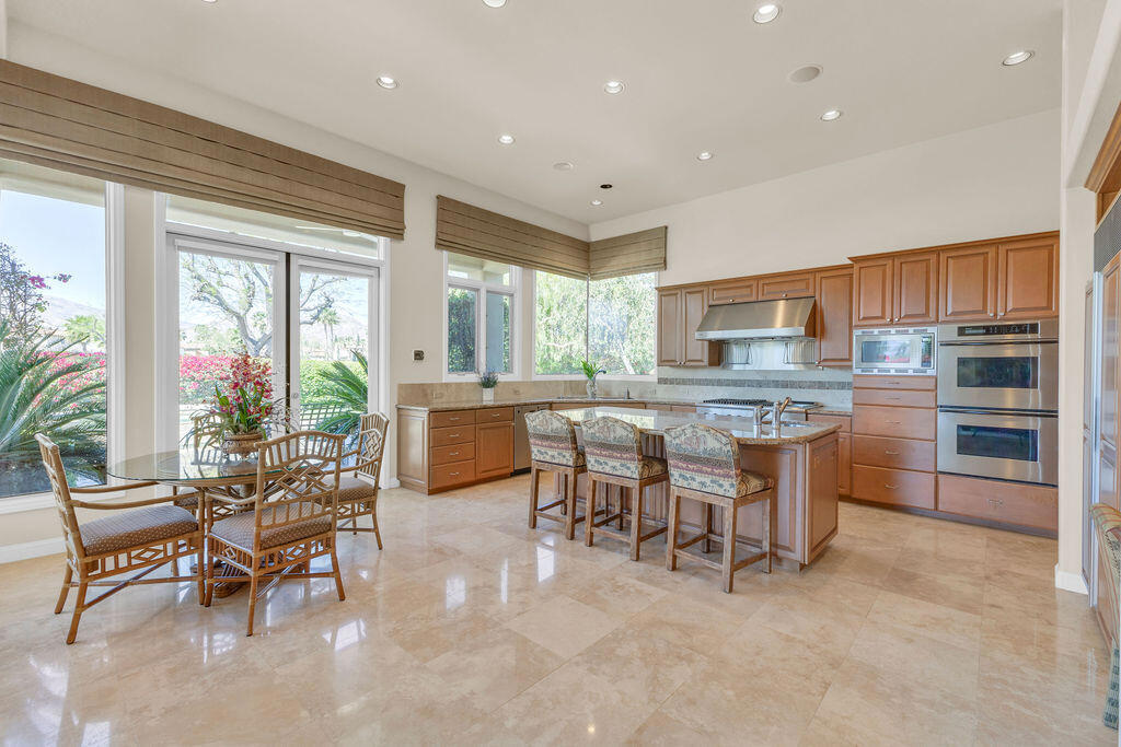 55695 Royal St. George