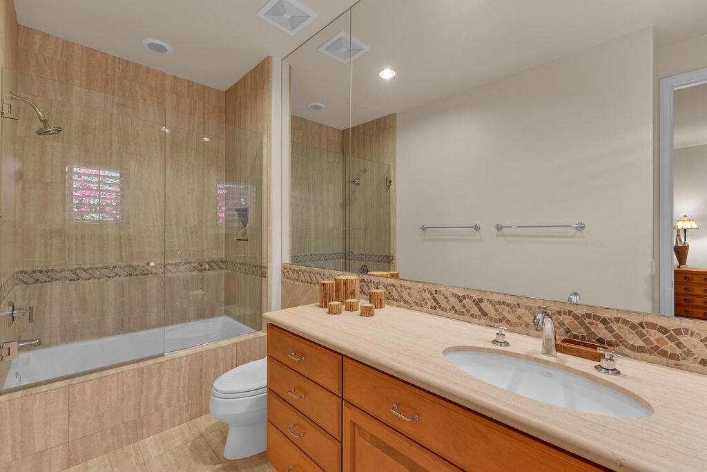 55695 Royal St. George