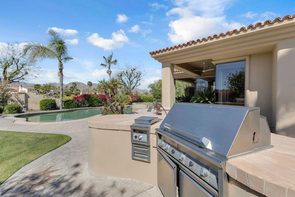 55695 Royal St. George