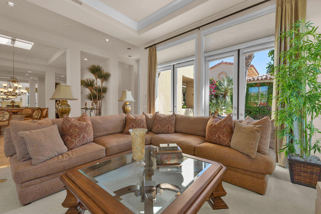 55695 Royal St. George