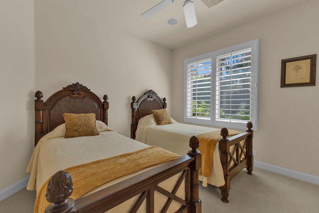 55695 Royal St. George