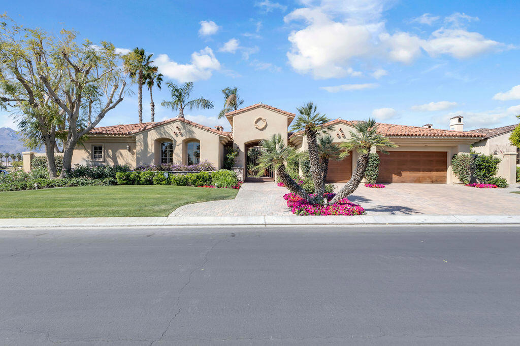 55695 Royal St. George