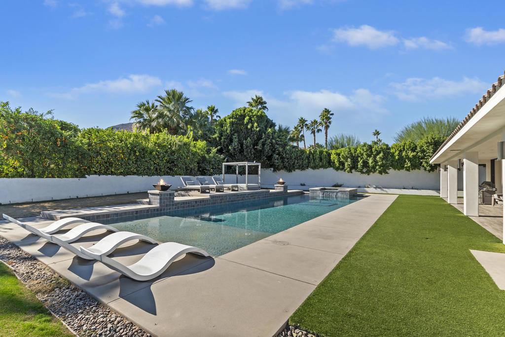 72239 Desert Drive Drive