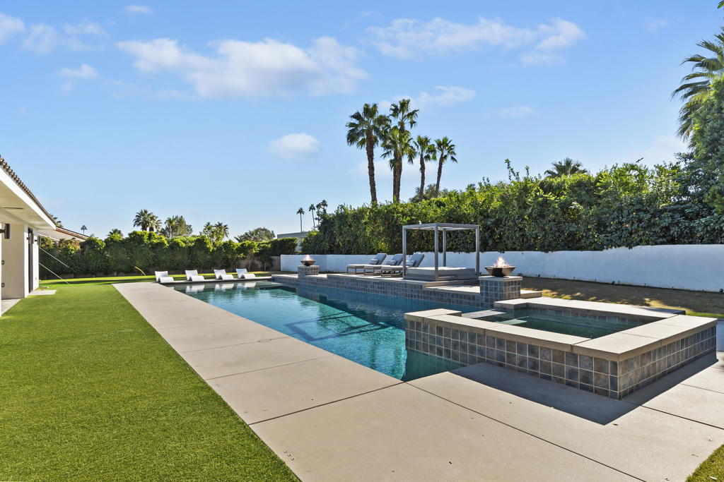 72239 Desert Drive Drive