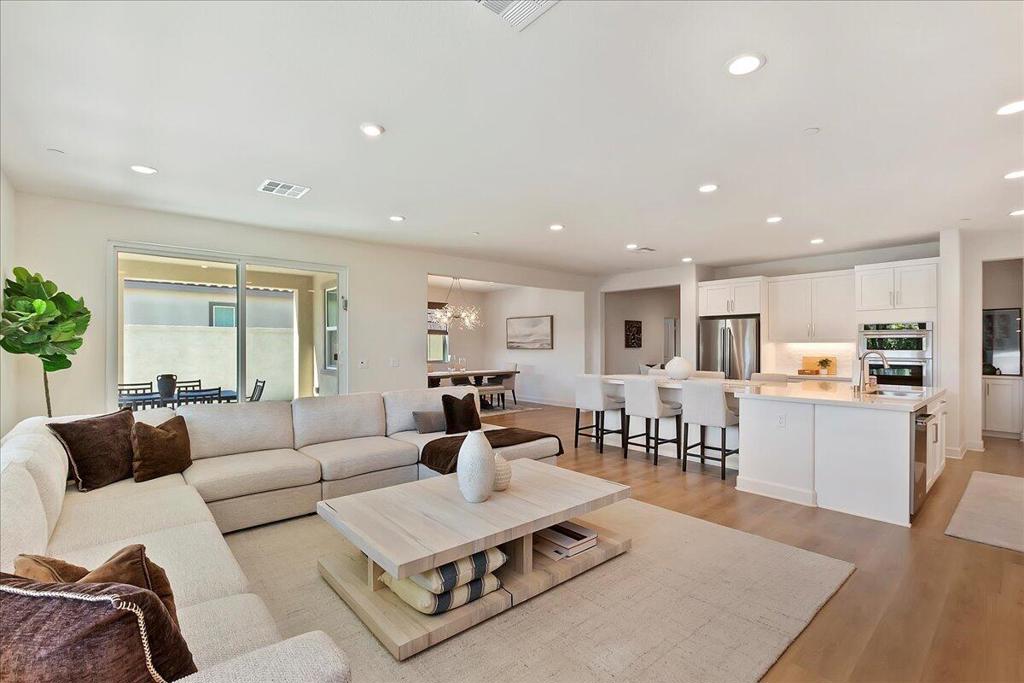 80435 Palatine Crt Court