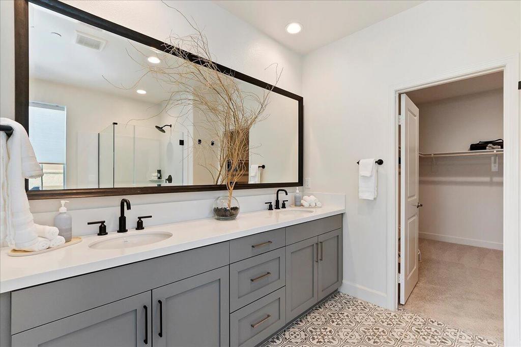 80435 Palatine Crt Court