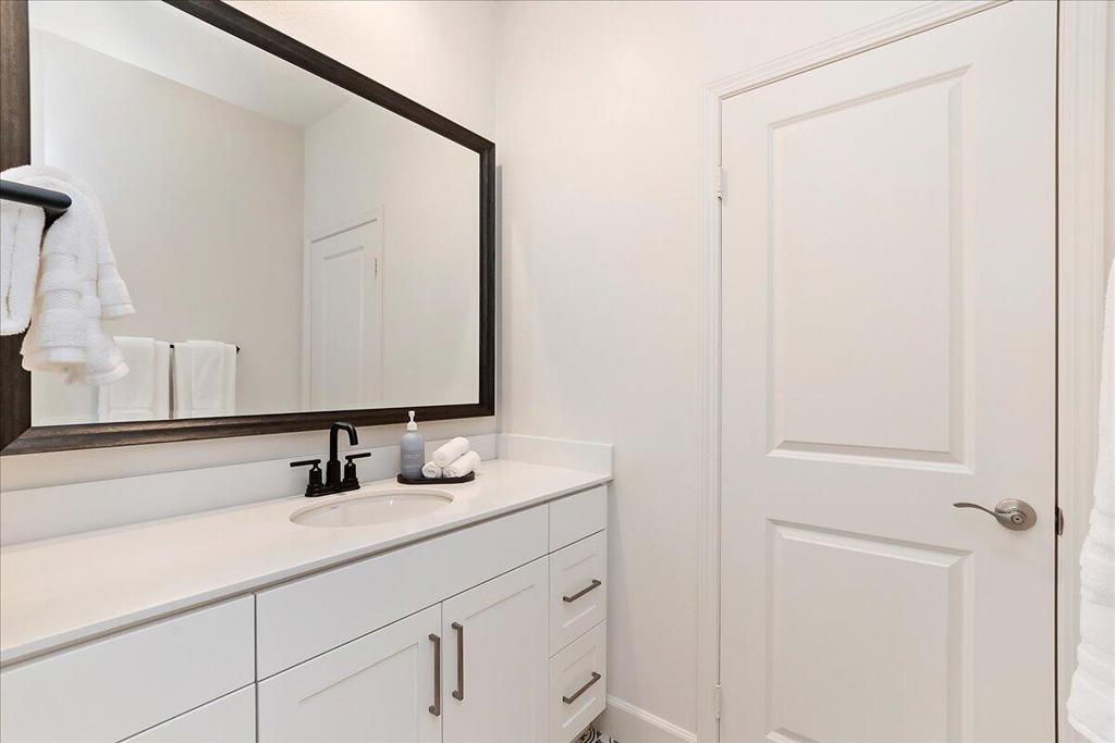 80435 Palatine Crt Court