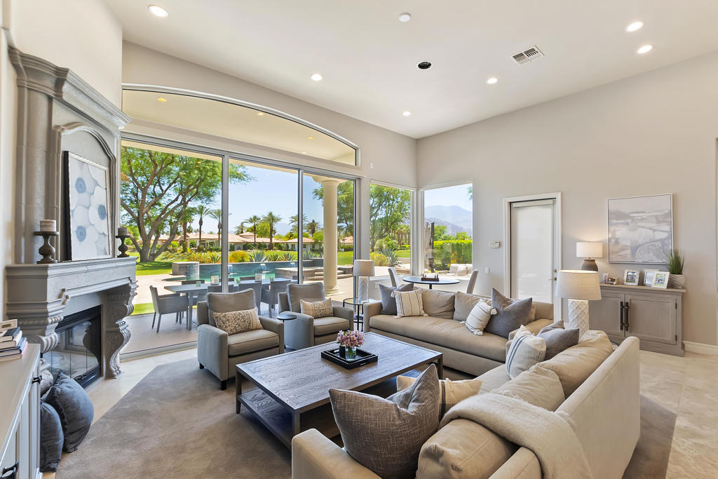 48644 Vista Palomino