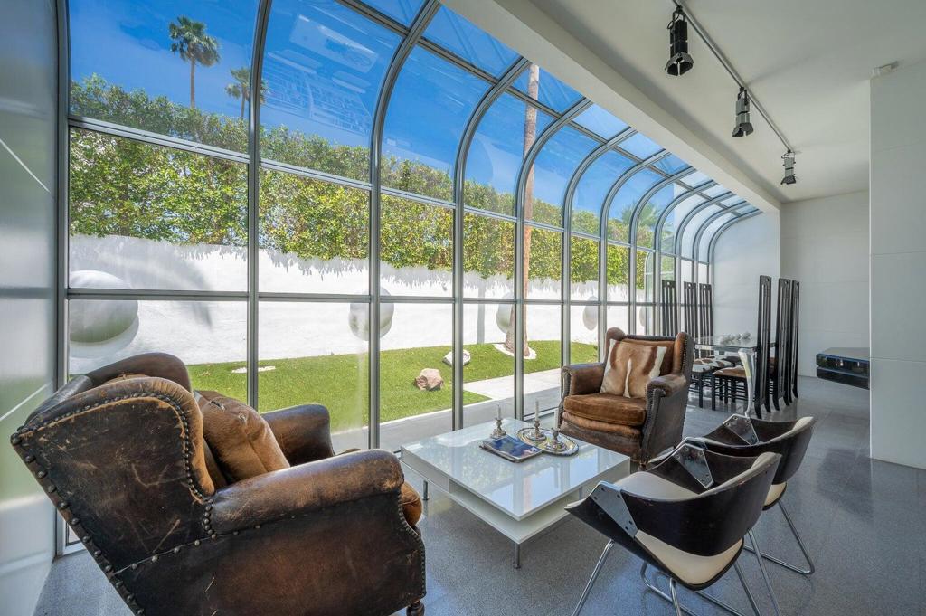520 W ViA Lola
