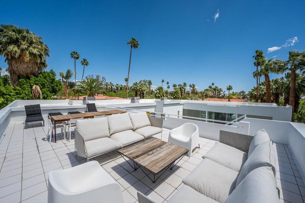 520 W ViA Lola