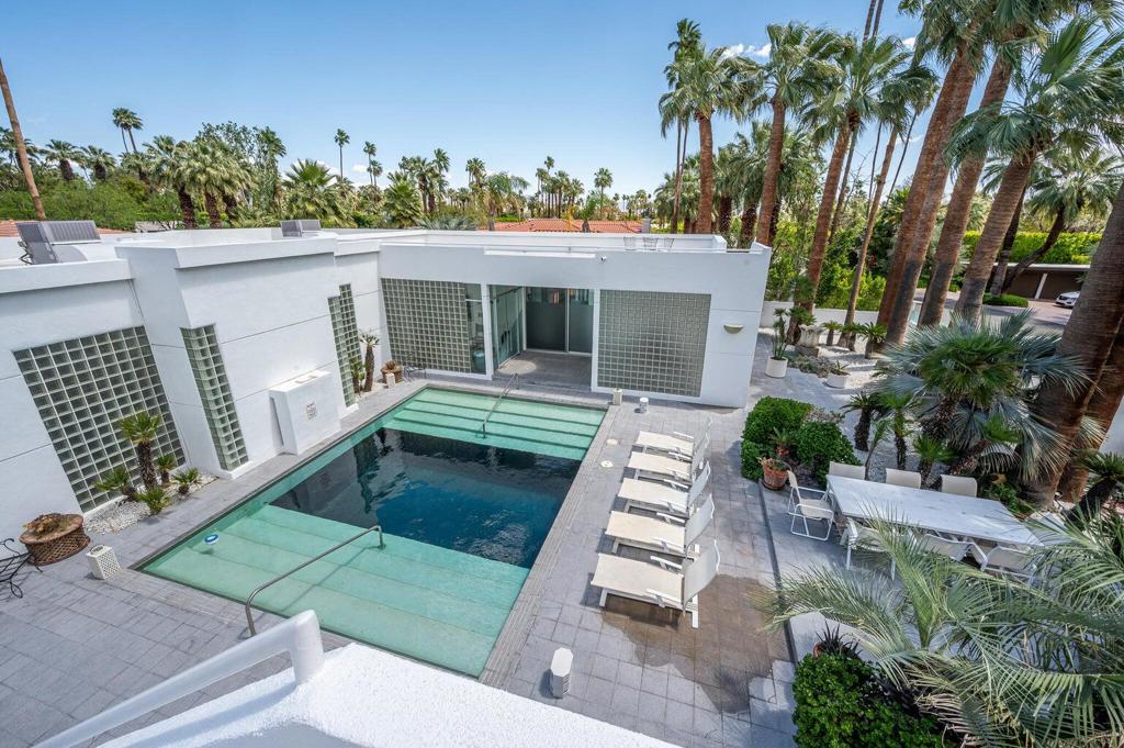 520 W ViA Lola
