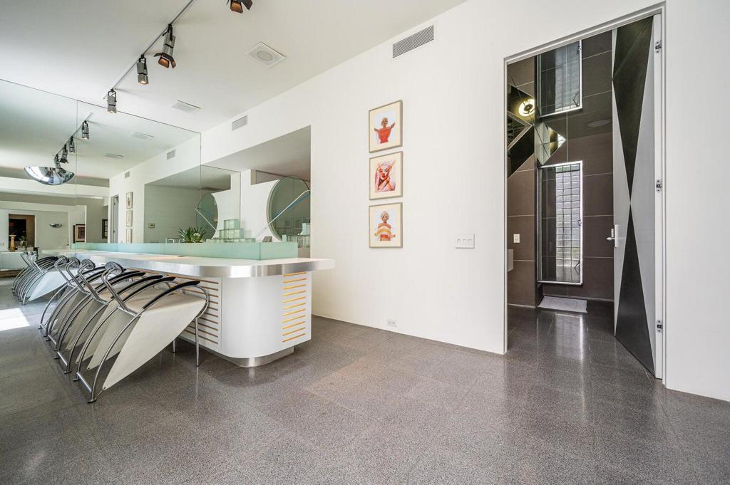 520 W ViA Lola