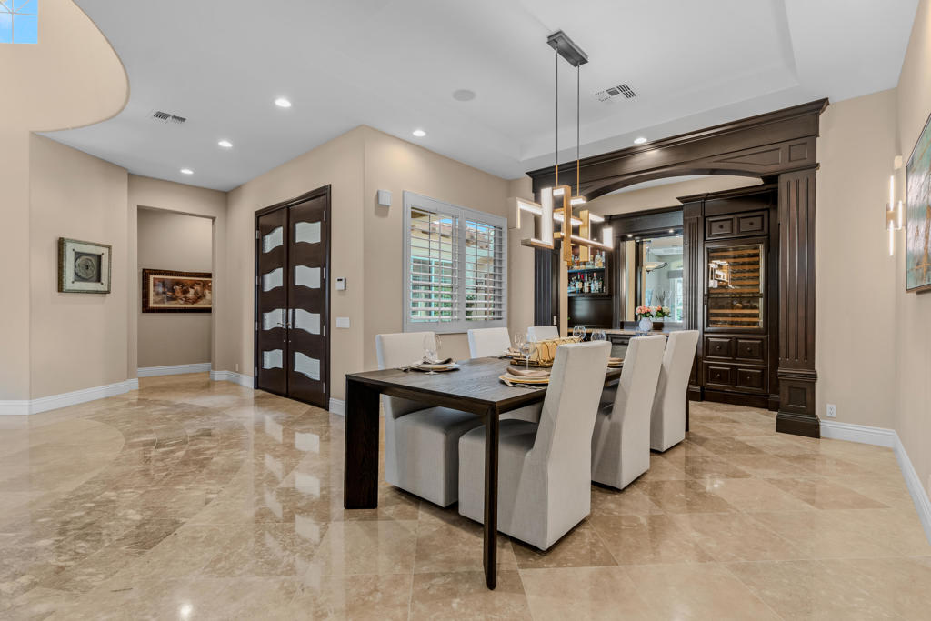 49568 Via Conquistador