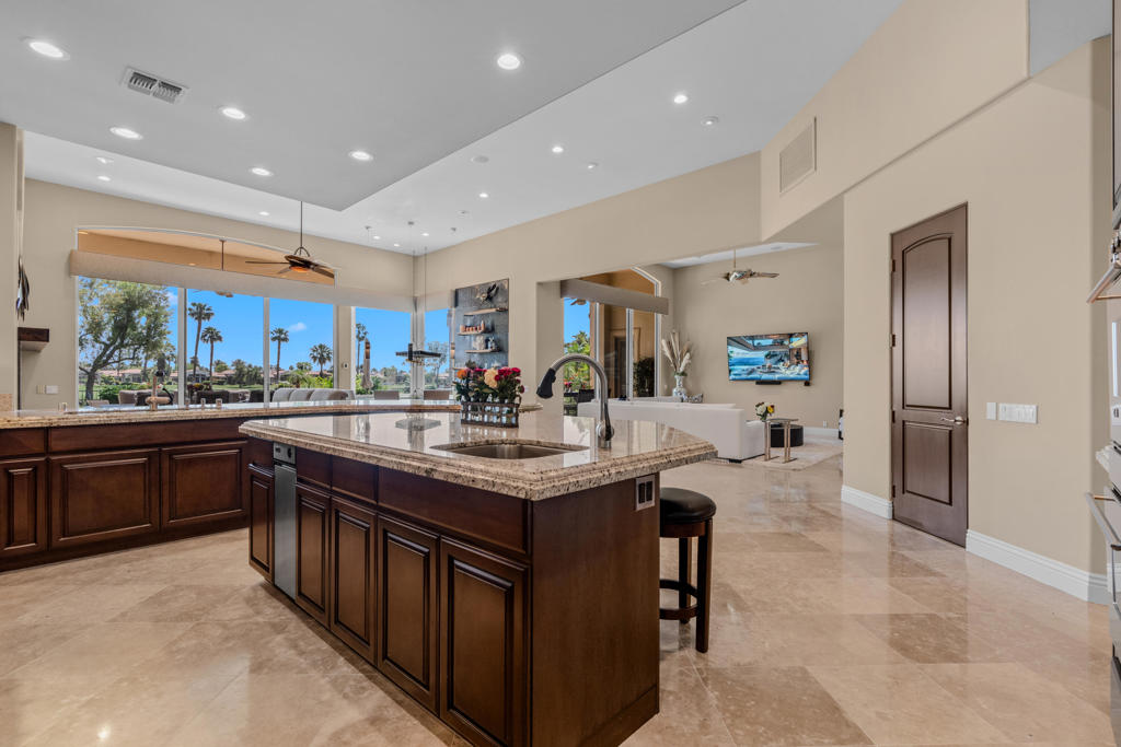 49568 Via Conquistador