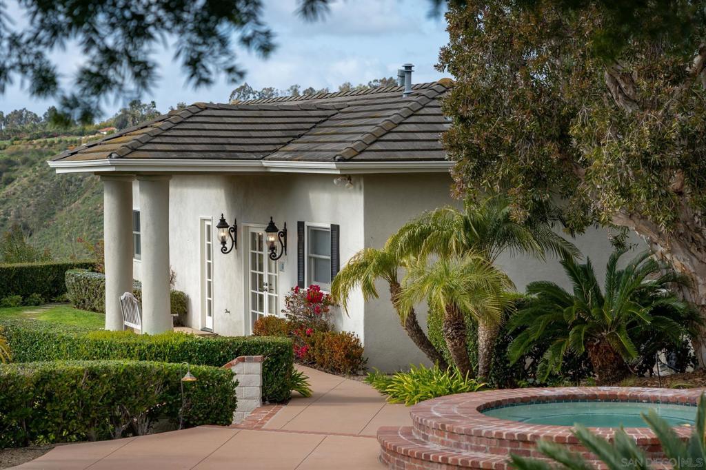 6155 Avenida Cuatro Vientos