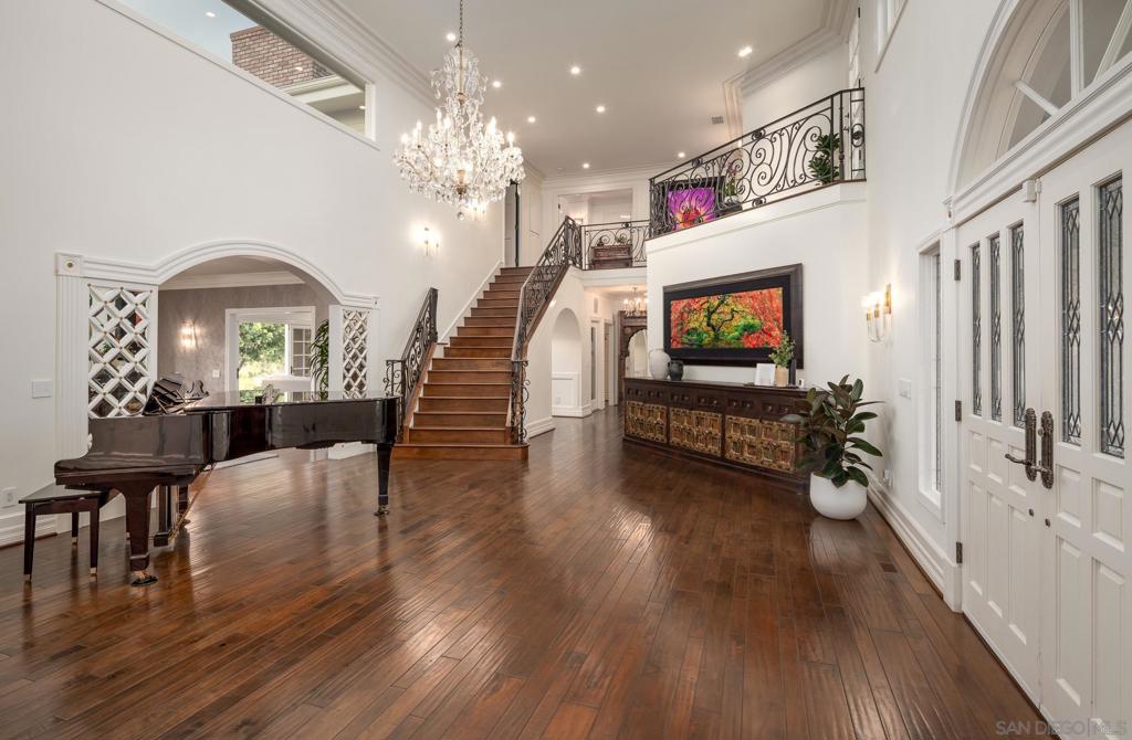 6155 Avenida Cuatro Vientos