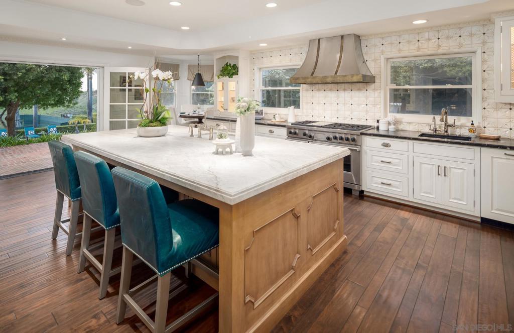 6155 Avenida Cuatro Vientos