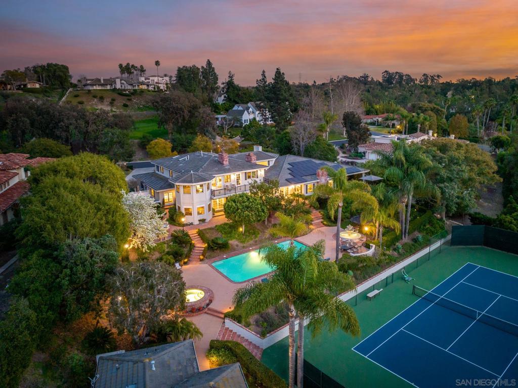 6155 Avenida Cuatro Vientos