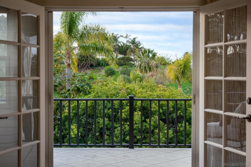 6155 Avenida Cuatro Vientos